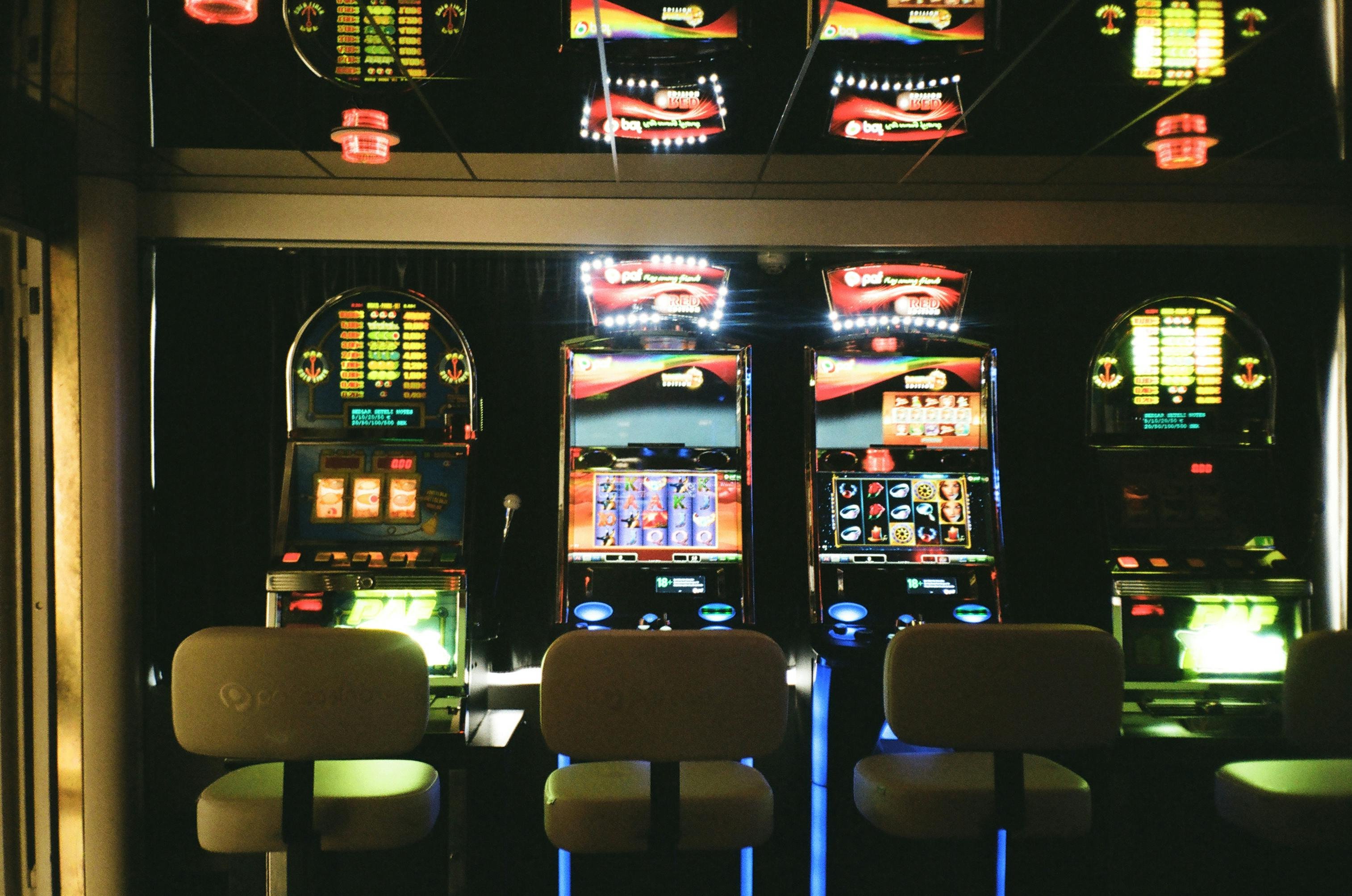 Filipino players enjoying ki888 slot games on mobile devices in the Philippines